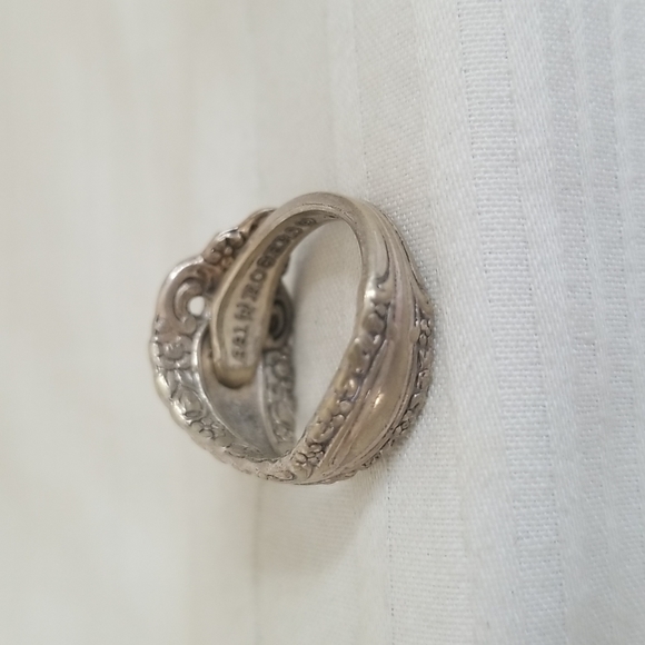Vintage Silver 1881 Rogers Oneida Spoon Ring - Picture 3 of 6